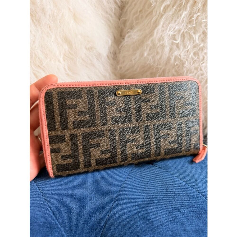 FENDI FF Large Zippy Wallet